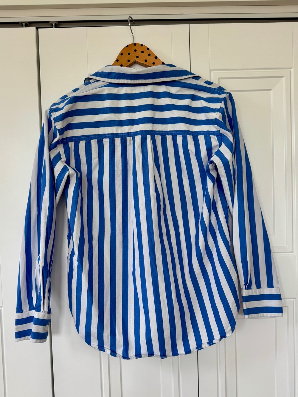 Banana Republic Classic Poplin Shirt | Blue and White Vertical Stripe Button-Up - Picture 3 of 4